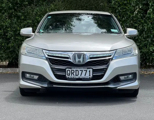  2014 Honda Accord 2.0L Hybrid On Special **Radar Cruise, Rear Shade, Alloys**