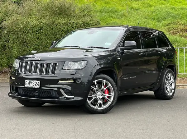 2012 Jeep Grand Cherokee SRT8 6.4L-V8 4WD **Full Leather Seats** Carousel 2