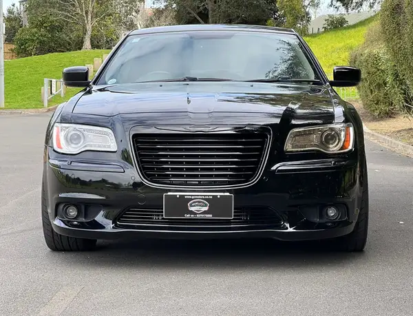 2013 Chrysler 300C *Alpine Sound System, R22 Low Profile Mags*