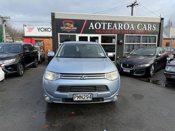 2013 Mitsubishi Outlander PHEV/4WD Carousel 10
