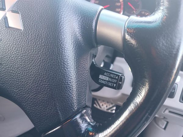 2006 Mitsubishi Grandis 7 Seater Carousel 4
