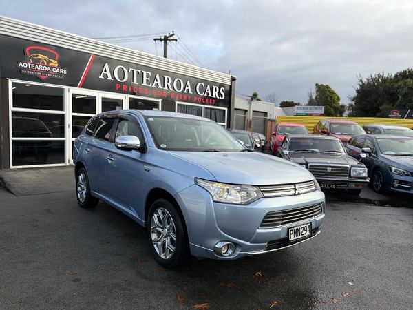 2013 Mitsubishi Outlander PHEV/4WD
