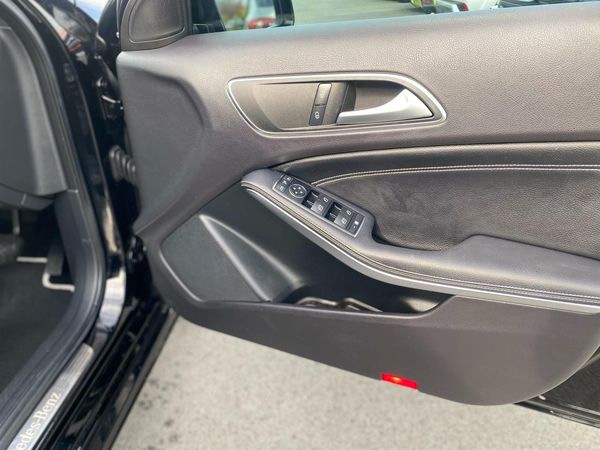2014 Mercedes-Benz A 200 Super Nice and Tidy Carousel 11