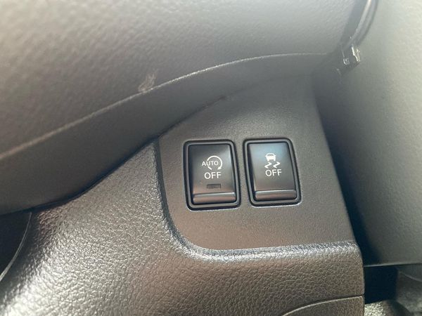 2015 Nissan Serena Both Sides Electric Sliding Doors Carousel 3