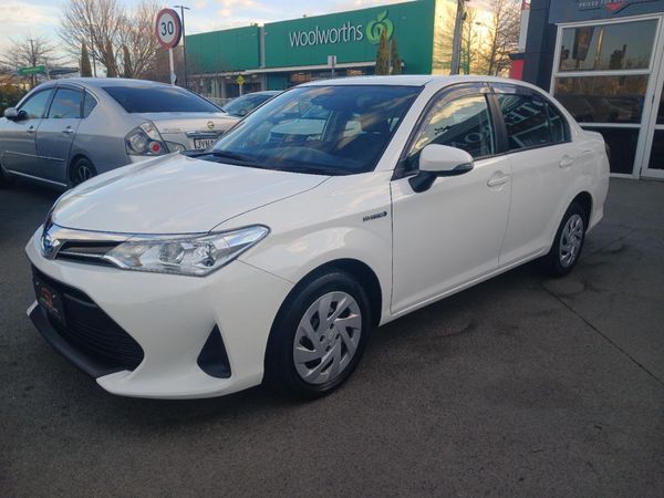 2020 Toyota Corolla Axio Hybrid Carousel 10