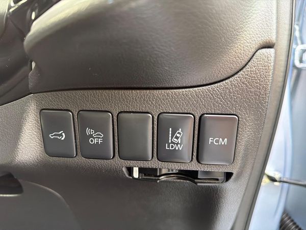 2013 Mitsubishi Outlander PHEV/4WD Carousel 1