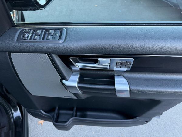2016 Land Rover Discovery 4 SDV6 HSE Carousel 4