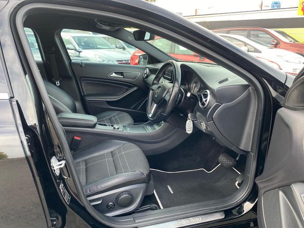 2014 Mercedes-Benz A 200 Super Nice and Tidy Carousel 12