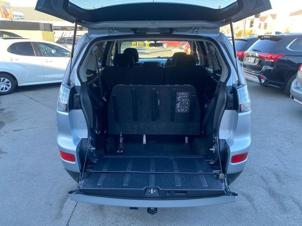 2006 Mitsubishi Outlander 7 Seater Carousel 15