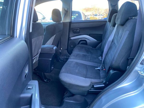 2006 Mitsubishi Outlander 7 Seater Carousel 8