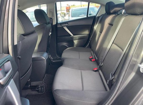 2012 Mazda Axela SKYACTIV Technology Carousel 5