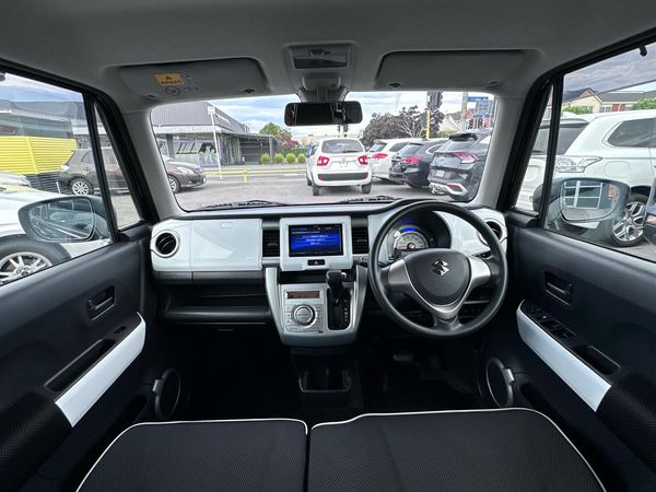 2015 Suzuki Hustler Hybrid / Nice & Tidy Carousel 13
