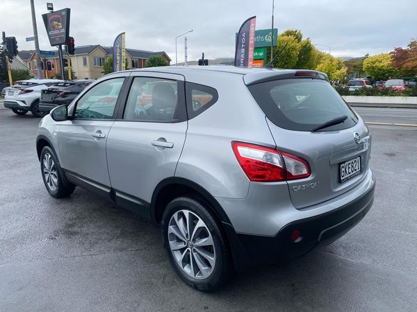 2012 Nissan Qashqai 2.0 TI AT Carousel 1