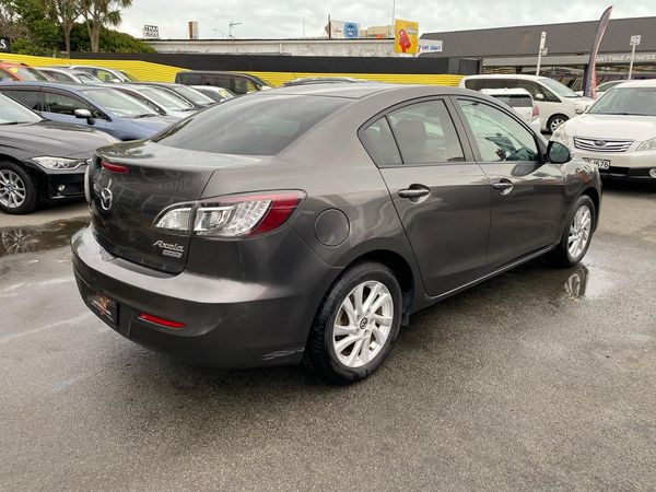2012 Mazda Axela SKYACTIV Technology Carousel 11