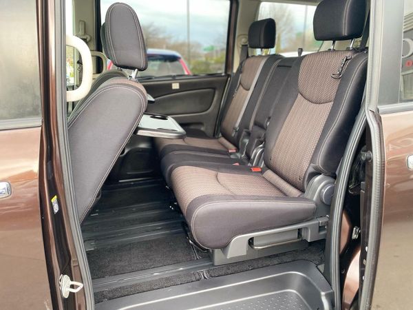 2015 Nissan Serena Both Sides Electric Sliding Doors Carousel 10