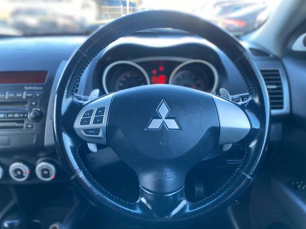 2006 Mitsubishi Outlander 7 Seater Carousel 2