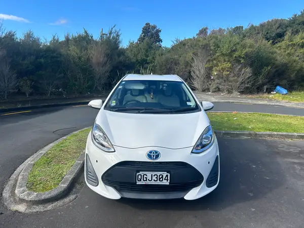 Toyota Aqua 2018 Carousel 4