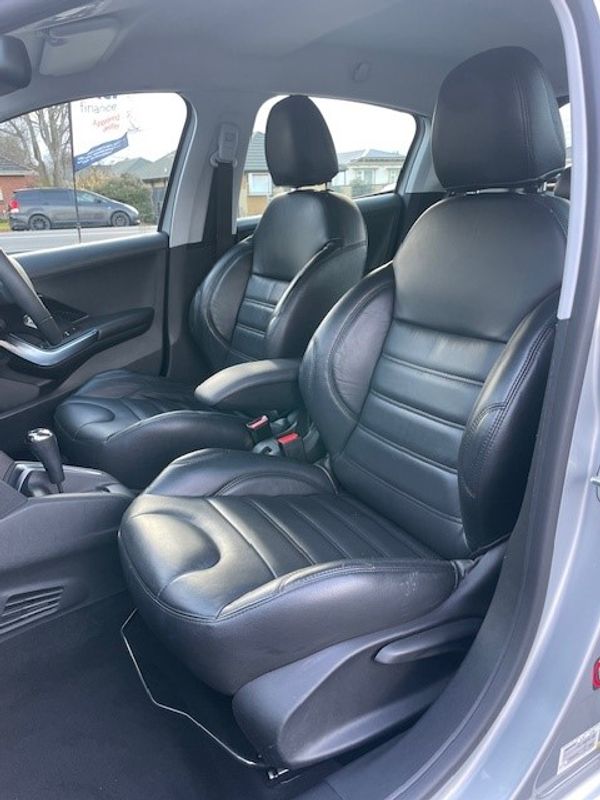2013 Peugeot 208 Allure, Only 51kms! Carousel 2