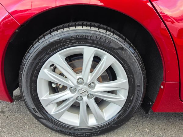 2014 Lexus CT200H Version C Carousel 5