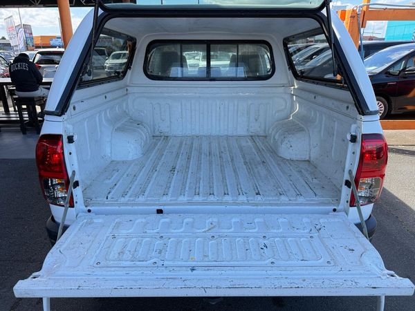 2016 Toyota Hilux Manual Carousel 2