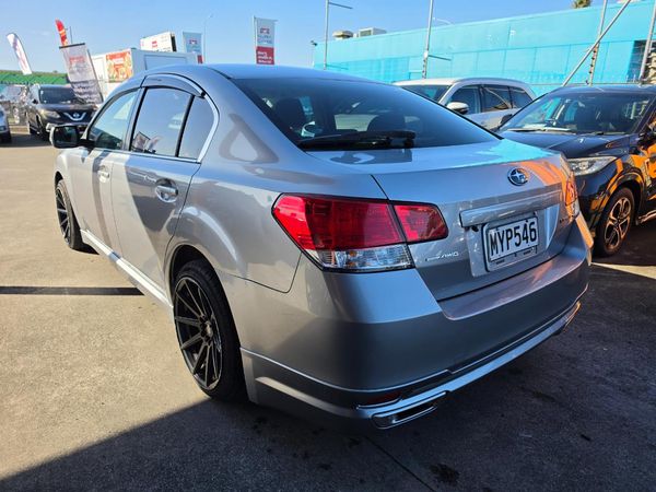 2010 Subaru Legacy 4WD 2.5I EYESIGHT Carousel 6