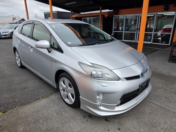 2013 Toyota Prius Hybrid Model S