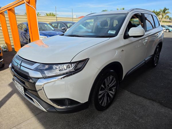 2019 Mitsubishi Outlander LS 2.0p/CVT 7 Seater Carousel 1