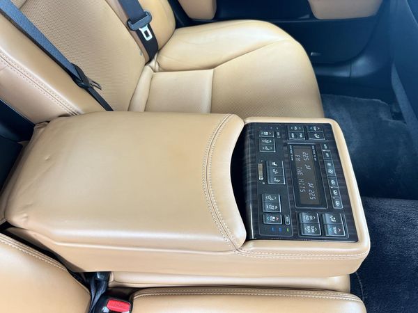 2015 Lexus LS460 V8 Luxury Carousel 3