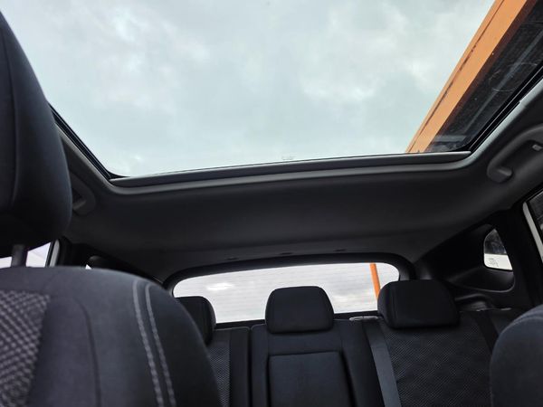 2015 Nissan Qashqai ST 2.0P/CVT Carousel 4