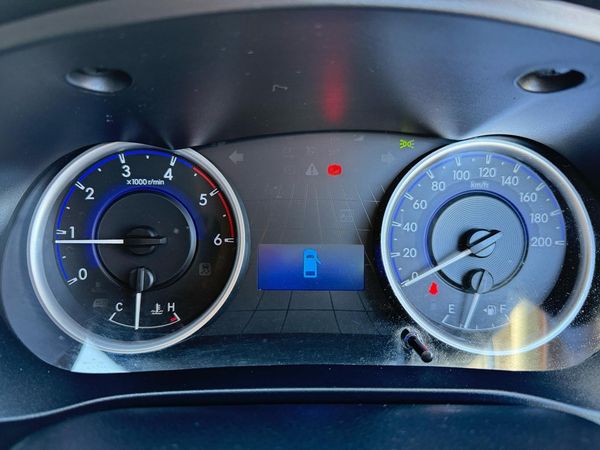 2016 Toyota Hilux Manual Carousel 7
