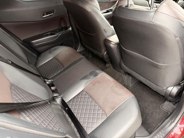 2018 Toyota C-HR G Carousel 3