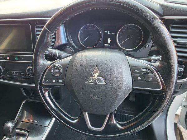 2019 Mitsubishi Outlander LS 2.0p/CVT 7 Seater Carousel 11