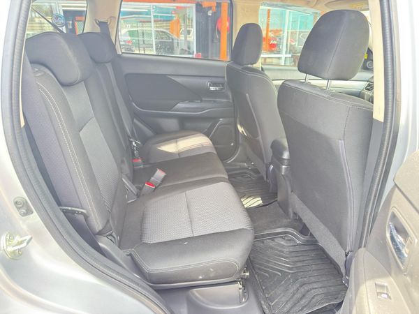 2017 Mitsubishi Outlander 7 Seater LS 2.4P/CVT Carousel 1