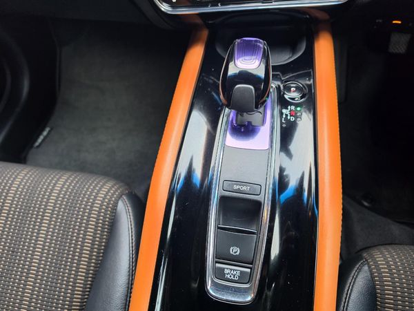 2014 Honda Vezel Hybrid Carousel 2