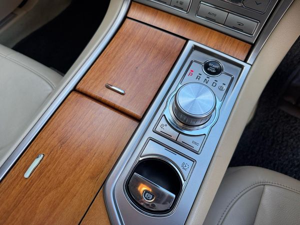 2011 Jaguar XF Sunroof Carousel 3