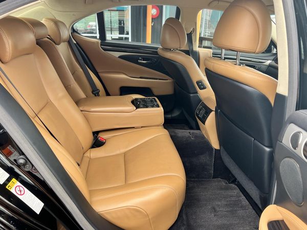 2015 Lexus LS460 V8 Luxury Carousel 1