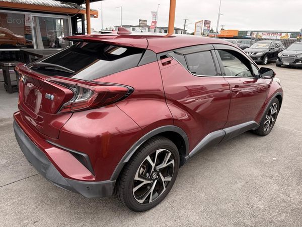 2018 Toyota C-HR G Carousel 7