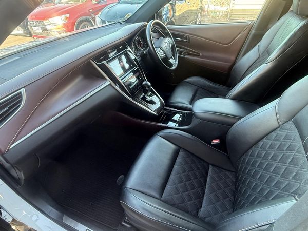2014 Toyota Harrier Carousel 1