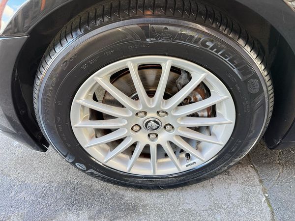 2011 Jaguar XF Sunroof Carousel 7