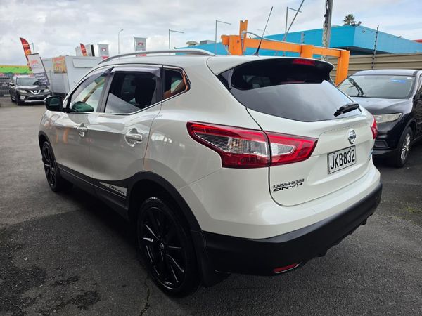 2015 Nissan Qashqai ST 2.0P/CVT Carousel 10