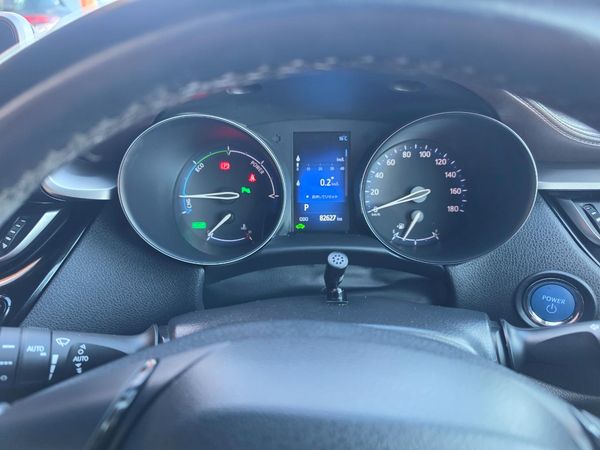 2017 Toyota C-HR G Carousel 1