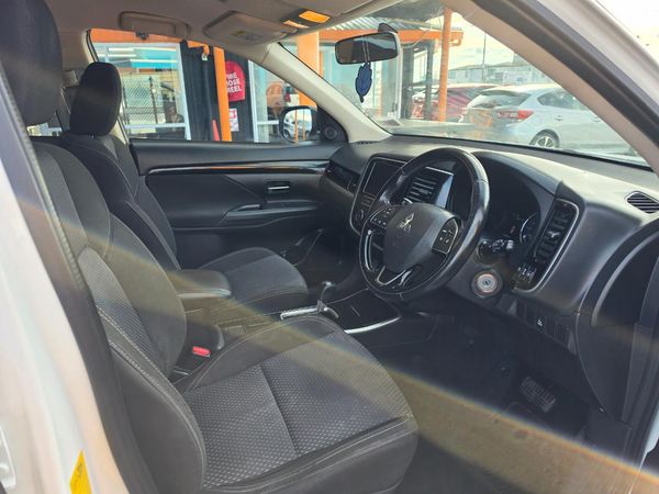 2019 Mitsubishi Outlander LS 2.0p/CVT 7 Seater Carousel 6