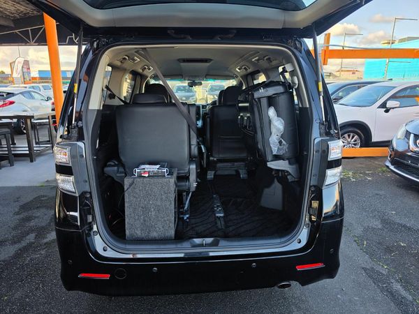 2013 Toyota Vellfire petrol Carousel 3