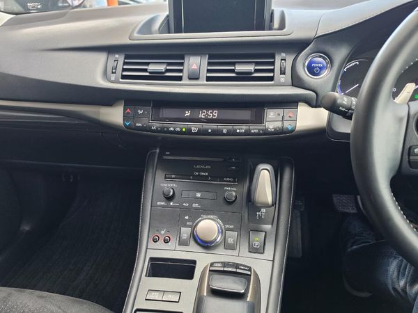 2014 Lexus CT200H Version C Carousel 3