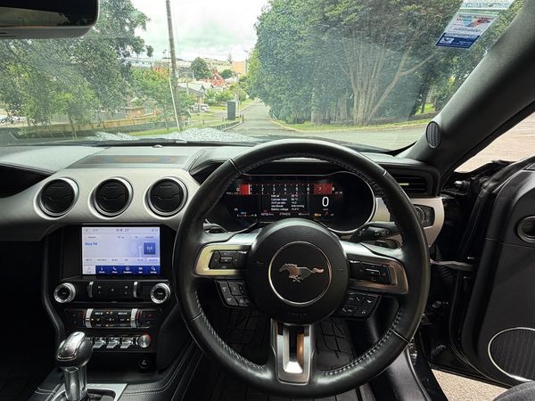 2020 Ford Mustang 2.3L FASTBACK AT 2.3 Carousel 7
