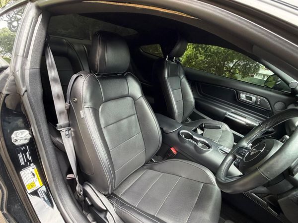 2020 Ford Mustang 2.3L FASTBACK AT 2.3 Carousel 6