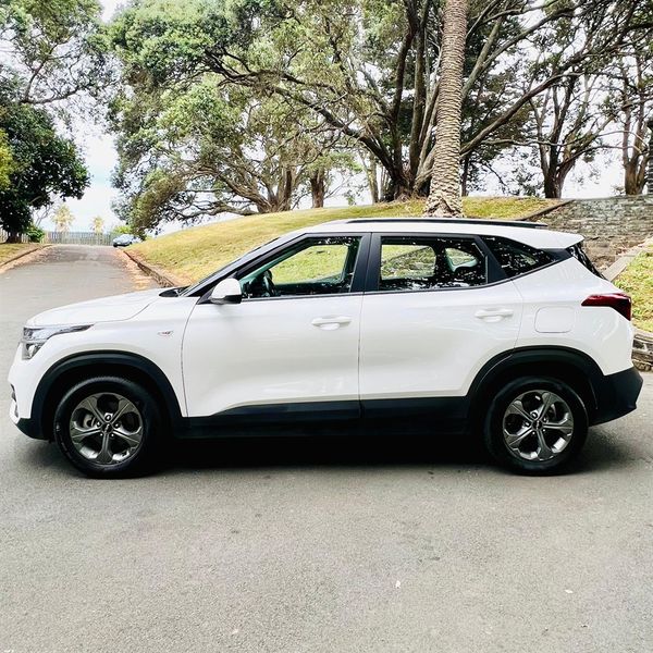 2022 Kia Seltos LX 2.0P/IV Carousel 14