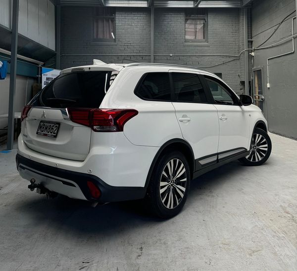 2019 Mitsubishi Outlander 4WD Carousel 14