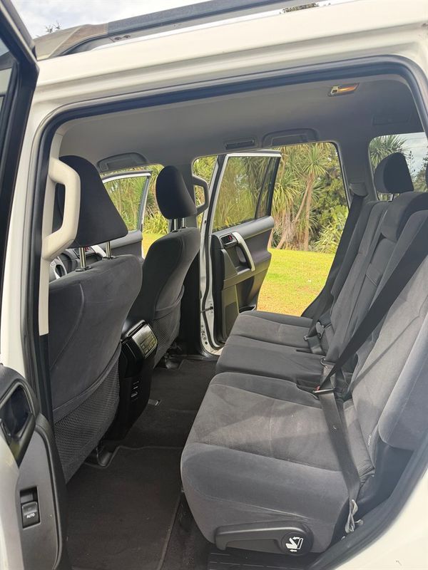 2016 Toyota Landcruiser prado GX 2.8D/4WD/6AT/SW/5 Carousel 6