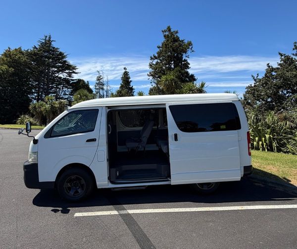 2008 Toyota Hiace Carousel 18